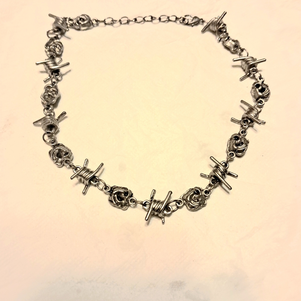 Silver rosebud barbed wire 90s choker necklace